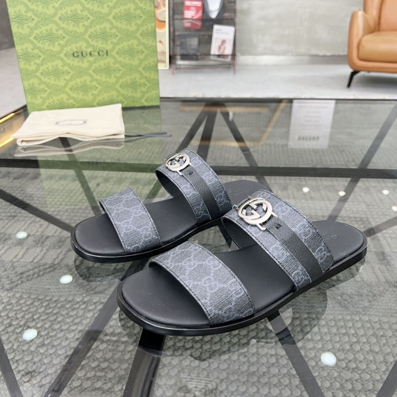 G*u*i slippers